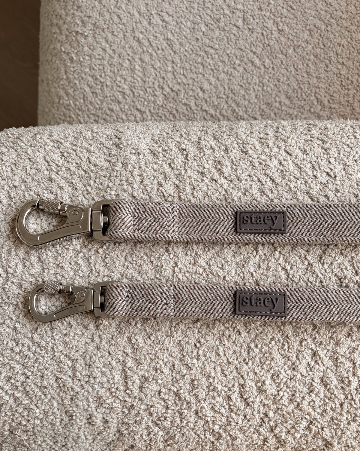 Leash · Linen Taupe